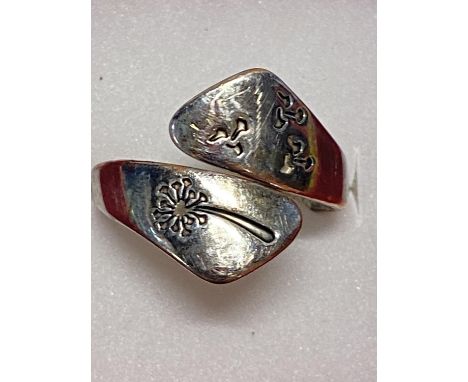 A stamped 925 silver ring