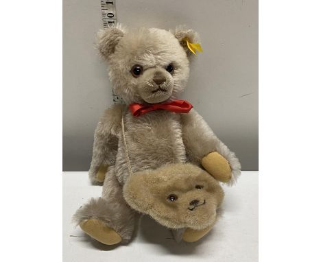 A Steiff bear 0228/33