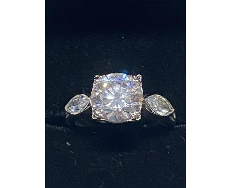 A stamped 925 silver ring