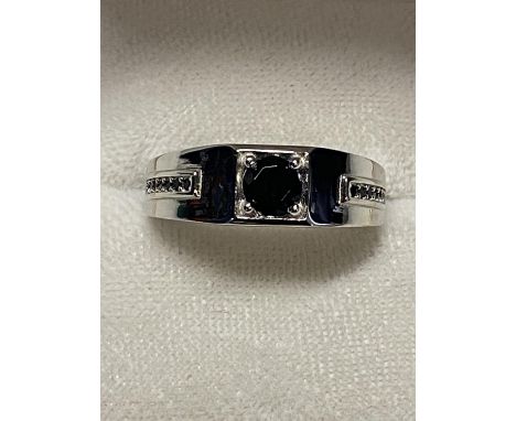 A stamped 925 silver ring