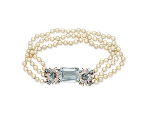 ELIZABETH GAGE: CULTURED PEARL CHOKER WITH AQUAMARINE AND DIAMOND CLASP, EARLY 1980SThe three rows of 8.0mm cultured pearls o