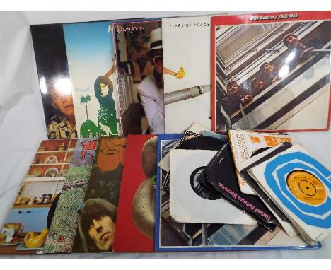 1960's / 1970's vinyl records - a collection of albums and singles to include Beatles 1962-1966, Beatles 1967-1970, Beatles R