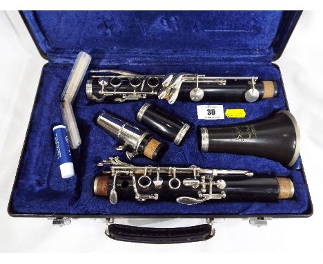 An Amati - Kraslice special clarinet, made in Czechoslovakia with fitted hard case, estimate £30 - £50