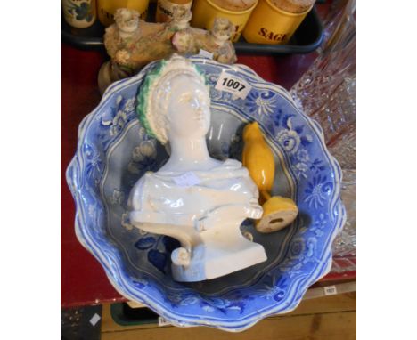 A small quantity of assorted ceramic items comprising Copeland &amp; Garrett blue and white bowl, 19th Century pearlware pott