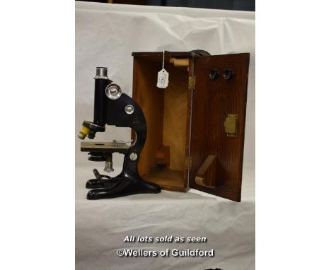 R &amp; J Beck L.T.D London microscope,  Model 29, U.L.A14 in original case