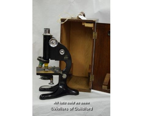 R &amp; J Beck L.T.D London microscope,  Model 29, U.L.A38 in original case