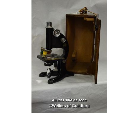 R &amp; J Beck L.T.D London microscope,  Model 29,  U.L.B3 in original case
