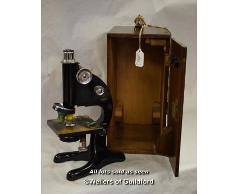 R &amp; J Beck L.T.D London microscope,  Model 29,  U.L A5 in original case