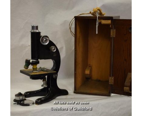R &amp; J Beck L.T.D London micropscope,  Model 29,  U.L A17 in original case