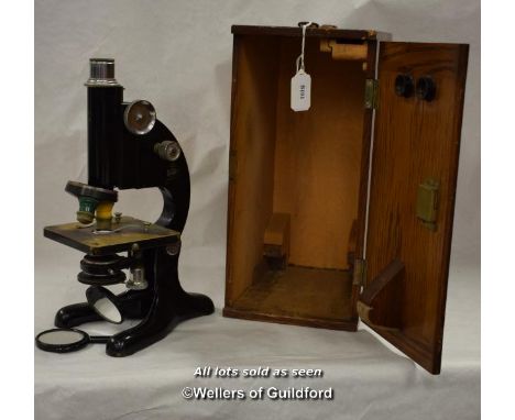 R &amp; J Beck L.T.D London microscope, Model 29,  U.L. A7 in original case
