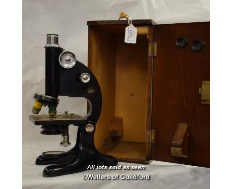 R &amp; J Beck L.T.D London microscope,  Model 29, U.L.A24 in original case