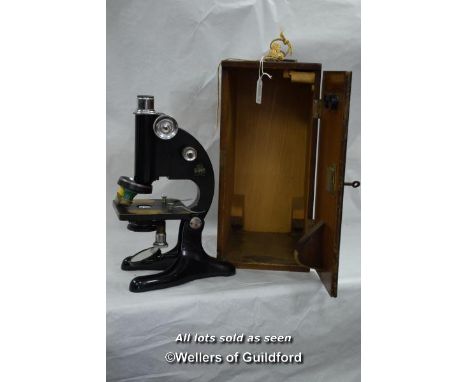 R &amp; J Beck L.T.D London, microscope,  Model 29, U.L.A6 in original case