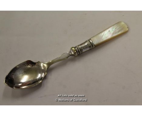 *ANTIQUE SILVER PLATED SPOON WITH MOTHER OF PEARL HANDLE. EGG SPOON. EPNS. [LQD79](LOT SUBJECT TO VAT)