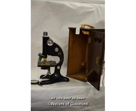R &amp; J Beck L.T.D London microscope,  Model 29,  U.L A18 in original case