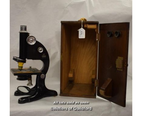 R &amp; J Beck L.T.D London microscope,  Model 29,  U.L.A8 in original case