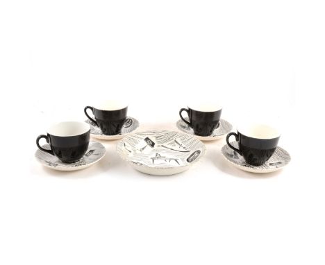 A quantity of Homemaker tableware, including six tea cups, eleven saucers and 6" plates, five 8" plates and a shallow dish/ b