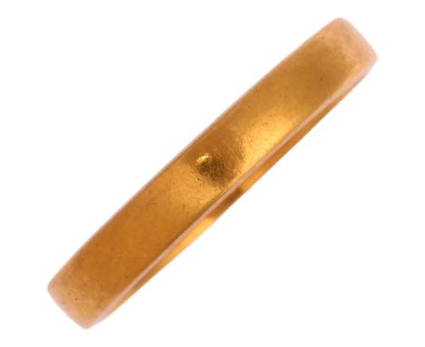 A late 20th century 22ct gold wedding band ring, maker CG&S, Birmingham 1979, band width 2.7mm, size K, 2.1gNo damage or repa