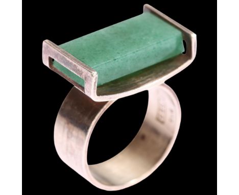 KUPITTAAN KULTA - a 1960s Finnish silver aventurine quartz tablet ring, anvil maker's mark, stamped BSG 925, import London 19