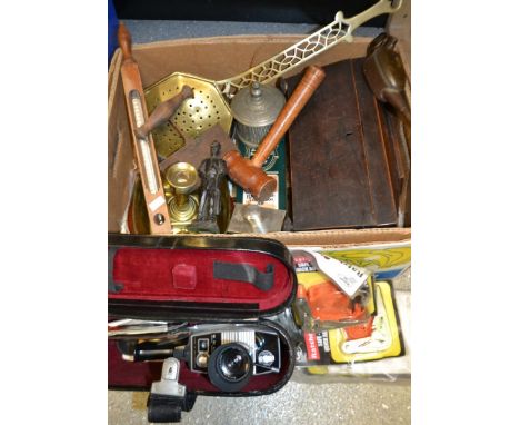 A caddy; a cine-camera; qty (1 box)