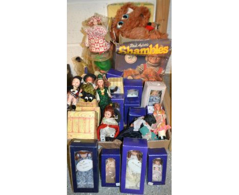 Toys and Juvenalia - A Paul Aylett`s Shambles stick puppet,boxed; Leonardo dolls,others,dolls of the world; etc.