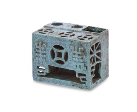 A ROBIN'S EGG GLAZED BRUSH STAND
Qing dynasty, 18th/19th Century, reticulated cuboid form porcelain covered in speckled viole
