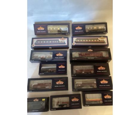 Bachmann toy railway interest ; Large Bachmann collection of Boxed unused and hopper carriages all EXC ( quantity)