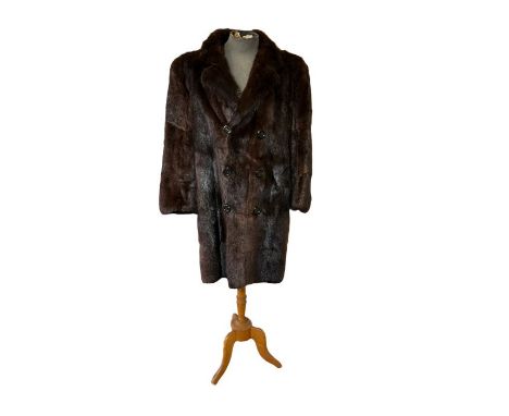 A good quality vintage men's fur coat, high gloss chocolate musquash. Double breasted C1970s. 48 inch/122 cm chest (m-l)stron
