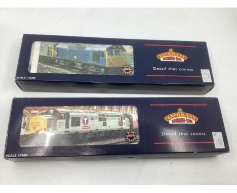 Bachmann model railways ; 32-380 and 32-403 class 37/5 and Class 25/3 weathered diesel BR green loco.(2)