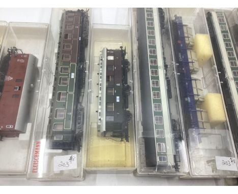 Fleischmann train interest vintage railway stock 8 carriages selection L and K models &nbsp;vintage boxed (quantity)