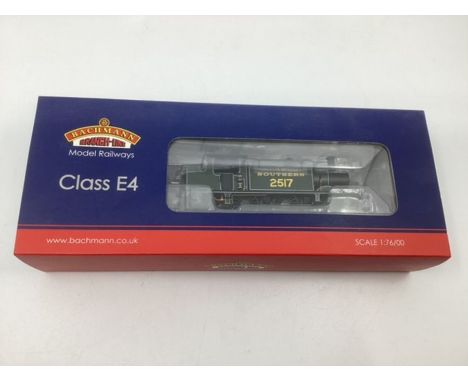 Bachmann model railway interest; 35076A  Class E4 Southern green 2517 boxed-appears as unused (1)
