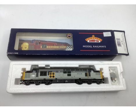 Bachmann model Railway interest ; coal merchants 37/0 Diesel coal sector 32780. Loco (1)
