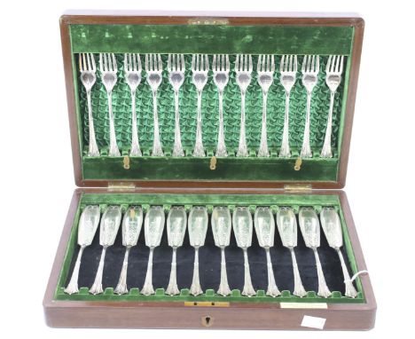 R Stewart 24-piece canteen of cutlery. Comprising twelve silver plated knives and forks, contained within a mahogany box, L39