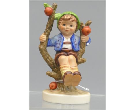HummelfigurHerbst, Junge im Apfelbaum, Bodenmarke Goebel, bestossen, h 10,5 cm, 