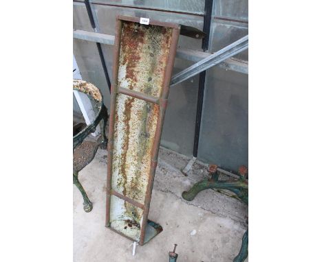 A VINTAGE GALVANISED SHEEP TROUGH (L:122CM) 