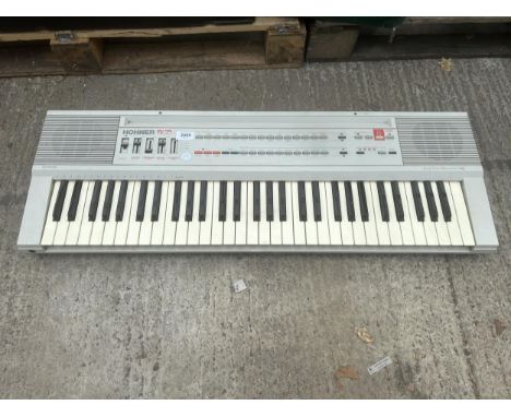 A HOHNER PSK50 ELECTRIC KEYBOARD 
