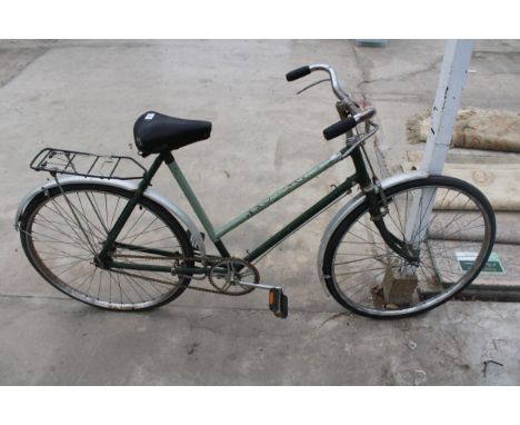 A VINTAGE LADIES SHOPPER BIKE 