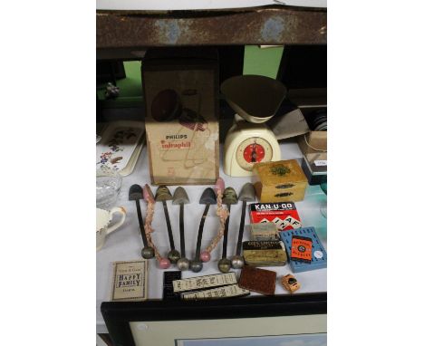 A MIXED LOT OF COLLECTABLES TO INCLUDE EIGHT SHOE STRETCHERS, A VINTAGE TREEN BOX, A COW AND GATE "HAPPY FAMILY GAME", TWO L.