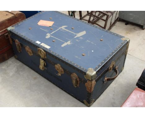 A VINTAGE TRAVEL TRUNK BEARING THE NAME PHILIPPA ROBINSON 
