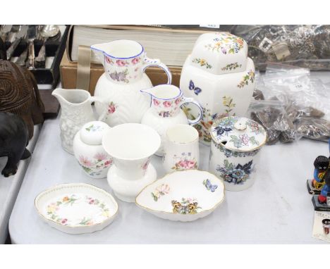 A QUANTITY OF CERAMICS TO INCLUDE COALPORT JUGS, AN AYNSLEY GINGER JAR, WEDGWOOD, ROYAL WORCESTER, ETC 