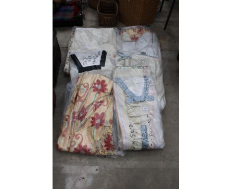 AN ASSORTMENT OF VARIOUS CURTAINS AND PELMETS 