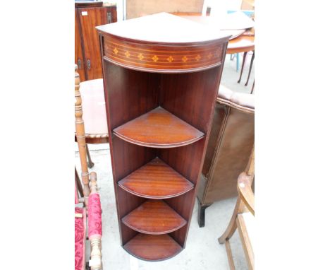 AN EDWARDIAN STYLE MAHOGANY AND INLAID FOUR TIER OPEN CORNER SHELF, 16" WIDE 
