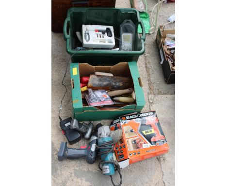 AN ASSORTMENT OF TOOLS TO INCLUDE A MAKITA ANGLE GRINDER, TROWELS AND DRILLS ETC 