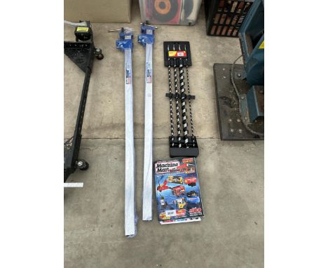 TWO AS NEW SASH CLAMPS AND AN AS NEW AUGER BIT SET 