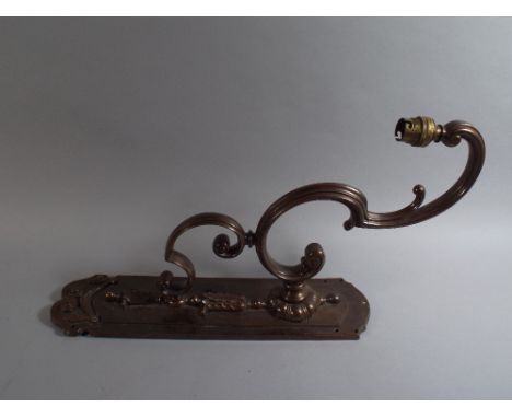 A Late 19th/Early 20th Century French Bronze Wall Light Fitting with Scrolled Lamp Holder and Moulded Acanthus and Swag Decor