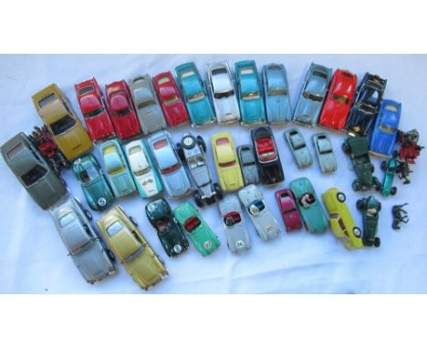 Large collection of die cast model vehicles, mainly Aston Martins of various scales inc. 1/10 racing car, DB4 etc 