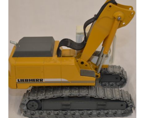 Boxed 1/50 scale diecast Liebherr R954 B V Litronic demolition excavator model by Conrad (no model number). Good level of det