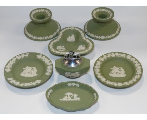 WEDGEWOOD JASPERWARE GREEN & WHITE 4 PIN DISHES, TABLE LIGHTER & PR OF SMALL COMPORTS 