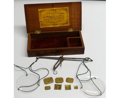 W.T. AVERY MAHOGANY BOXED SET OF APOTHOCARY SCALES 