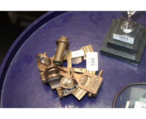 A reproduction sextant (40)