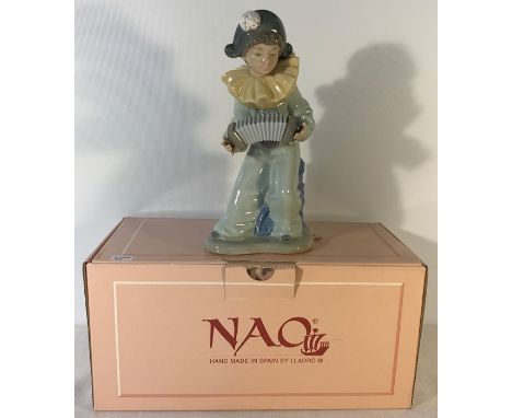 NAO LLADRO, 'Harlequin's Concerto' Boxed and mint.